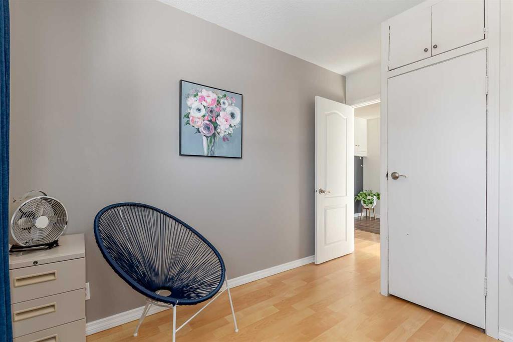 House for sale in Forest Lawn
